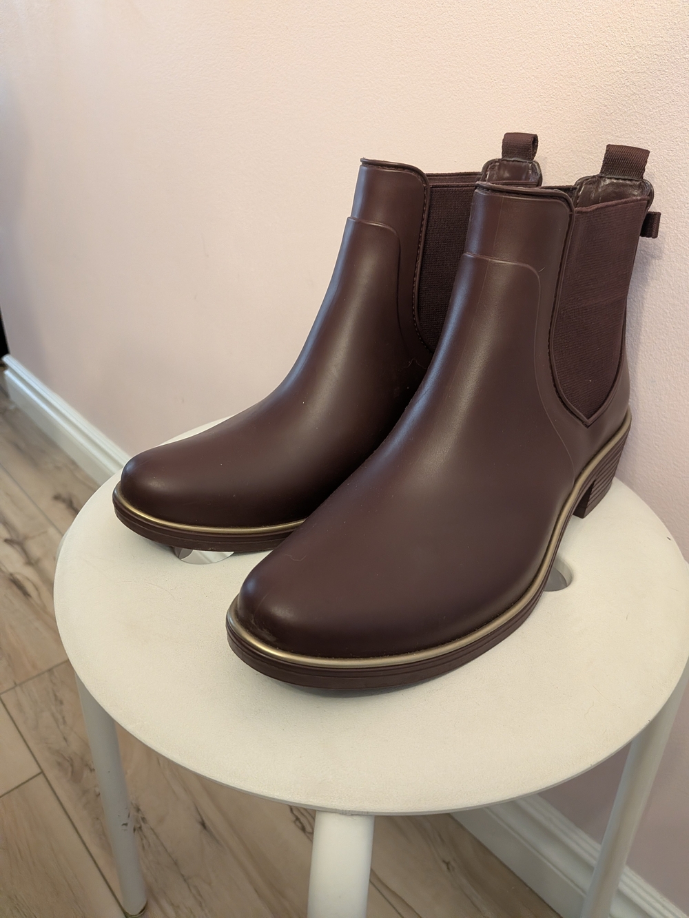 Kate Spade Solstice Rubber Chelsea Rain Boots in 'Cherrywood' - Size 8